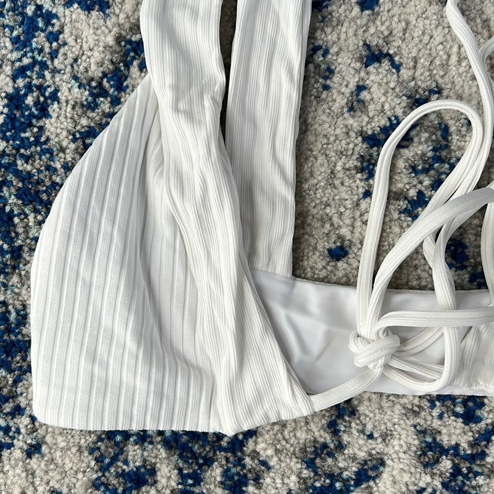 Lovers and Friends Sade Top in White - Picture 5 of 9